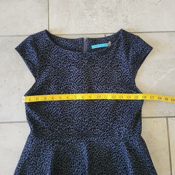 Alice + Olivia Victoria Cap Sleeve Peplum Career Dress size 8 - Picture 7 of 7